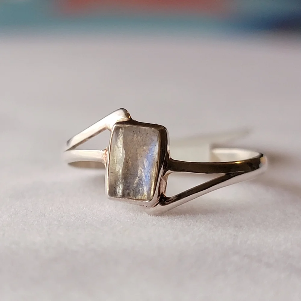 Labradorite 925 Sterling Silver Dainty Split Shank Ring Rectangle Gemstone